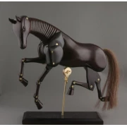 Drewniany model konia średni